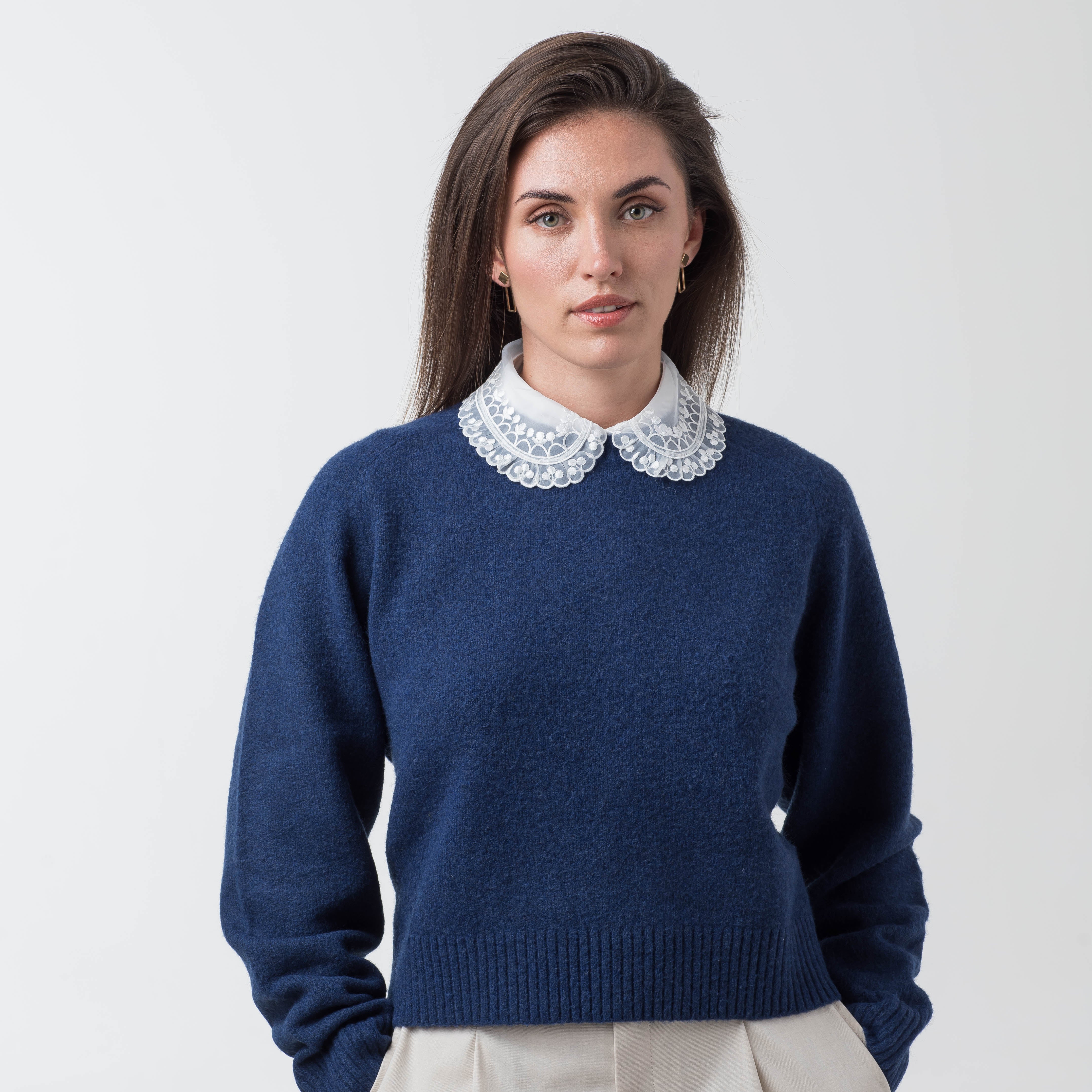 PETAL EMBROIDERED DICKEY