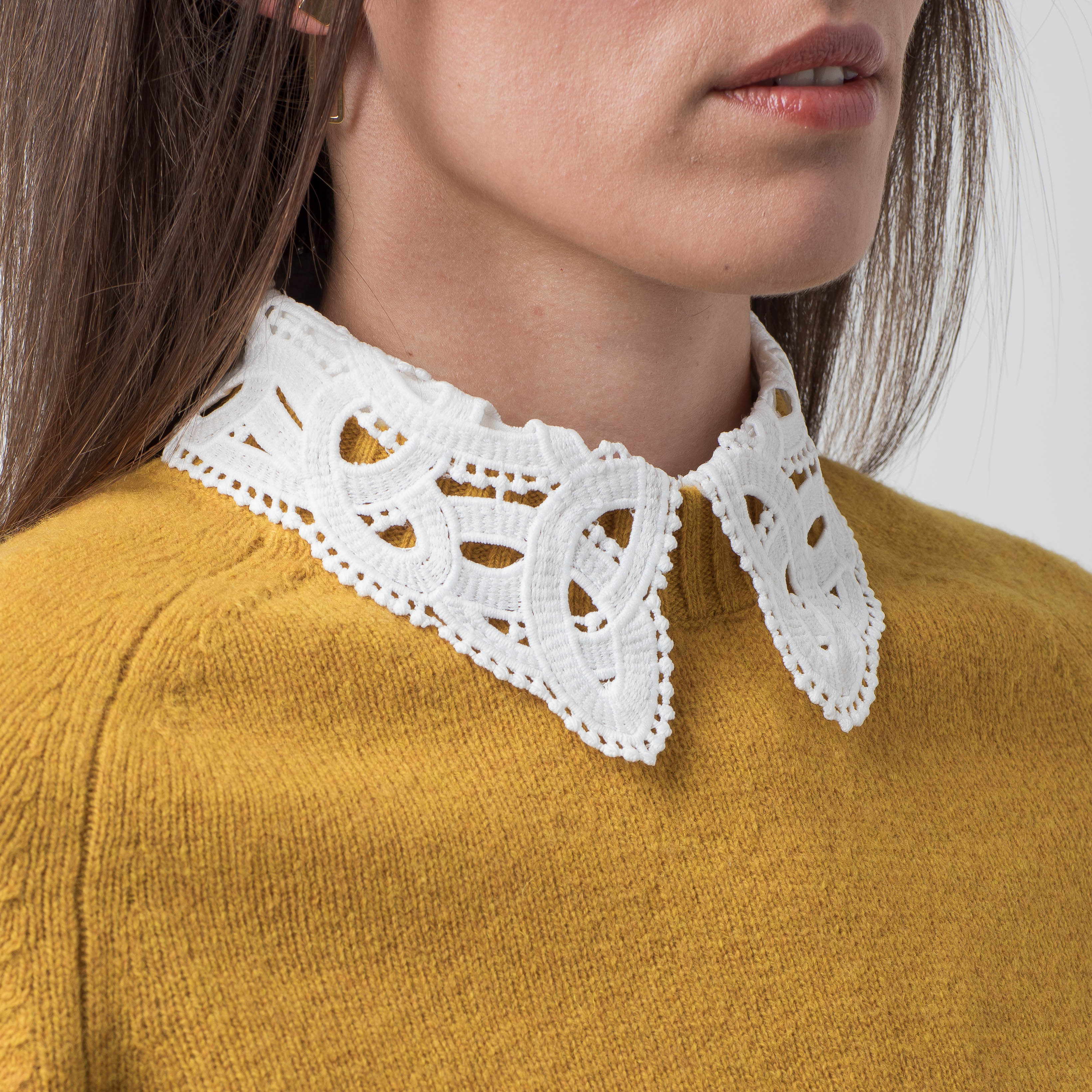 CLARA EMBROIDERED DICKEY