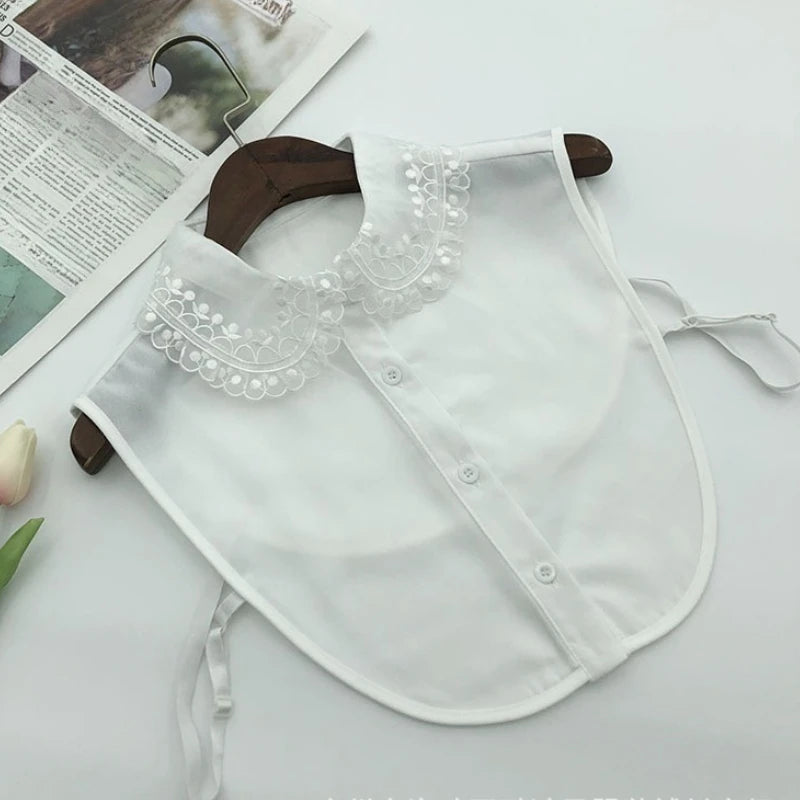PETAL EMBROIDERED DICKEY