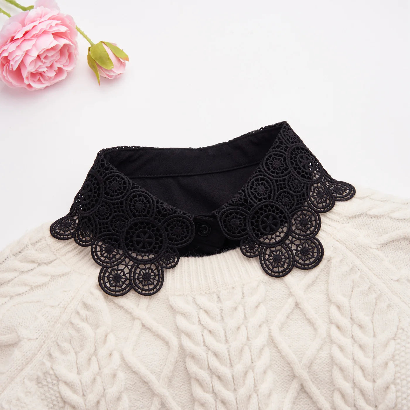 TESS DETACHABABLE COLLAR