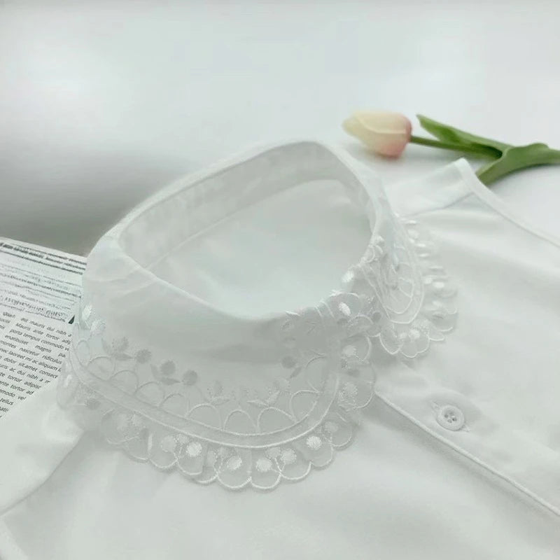 PETAL EMBROIDERED DICKEY