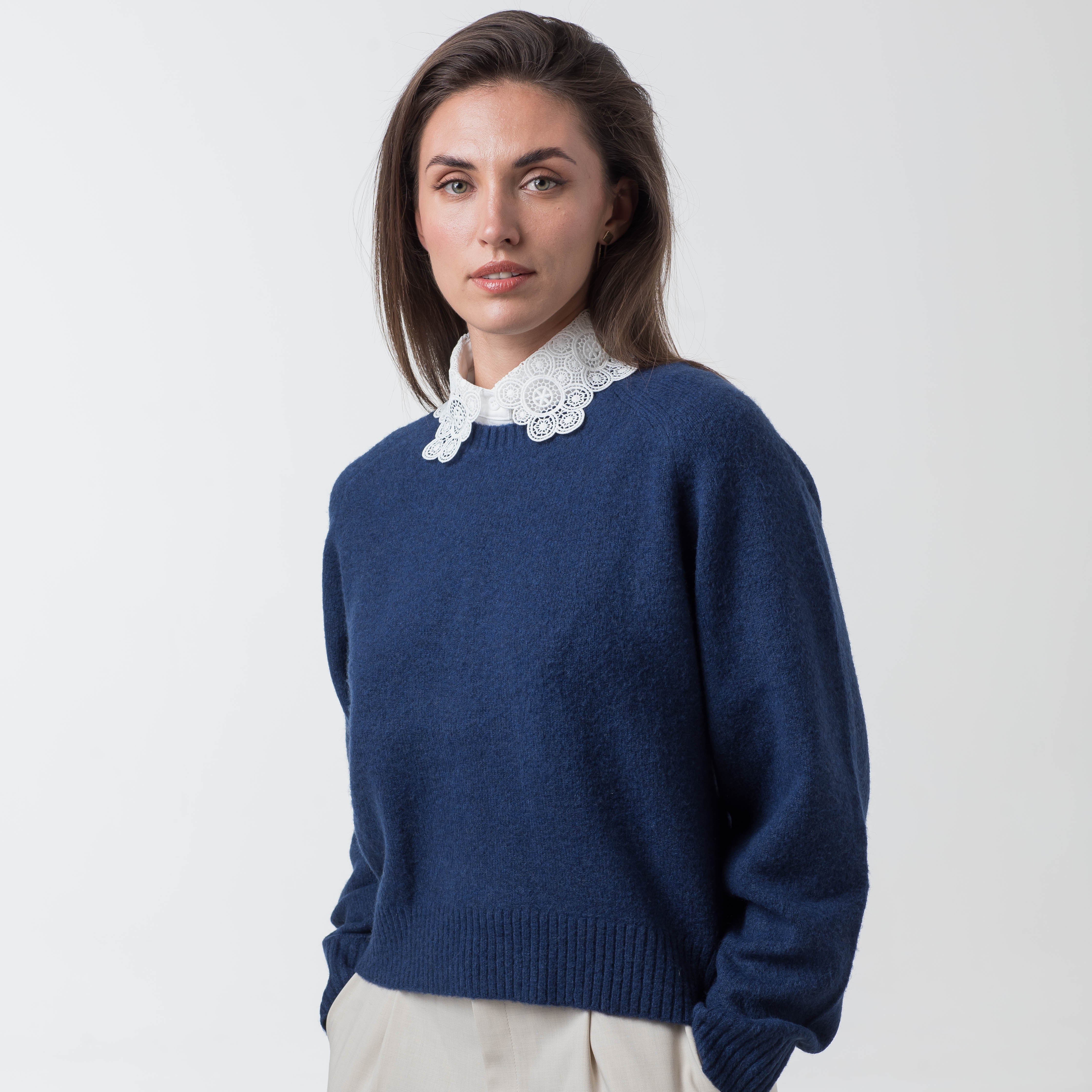 TESS DETACHABABLE COLLAR