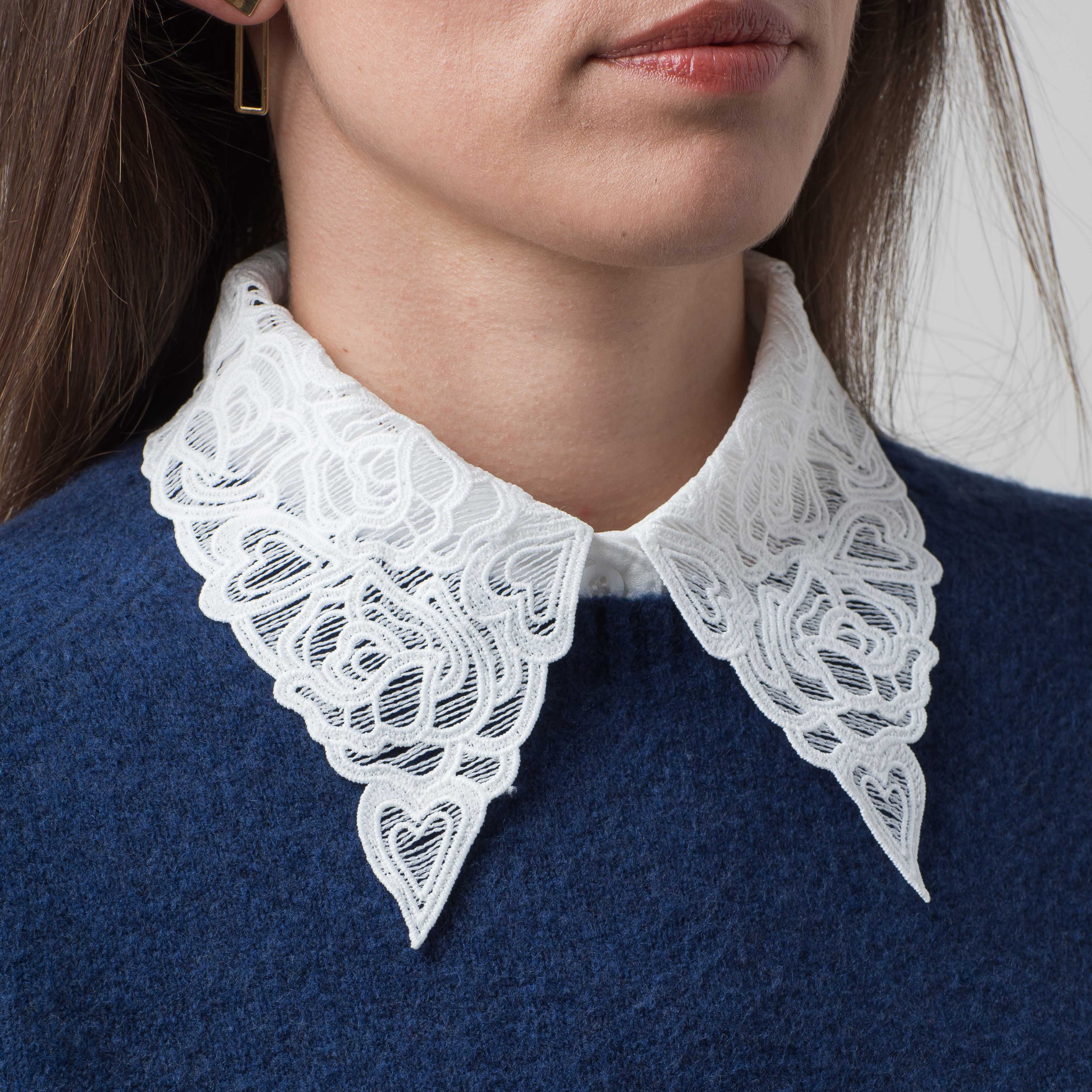 L'AMOUR EMBROIDERED COLLAR