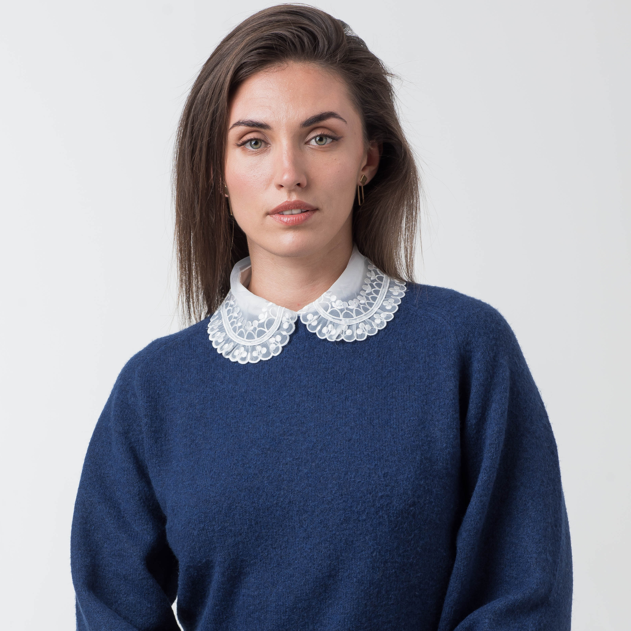 PETAL EMBROIDERED DICKEY