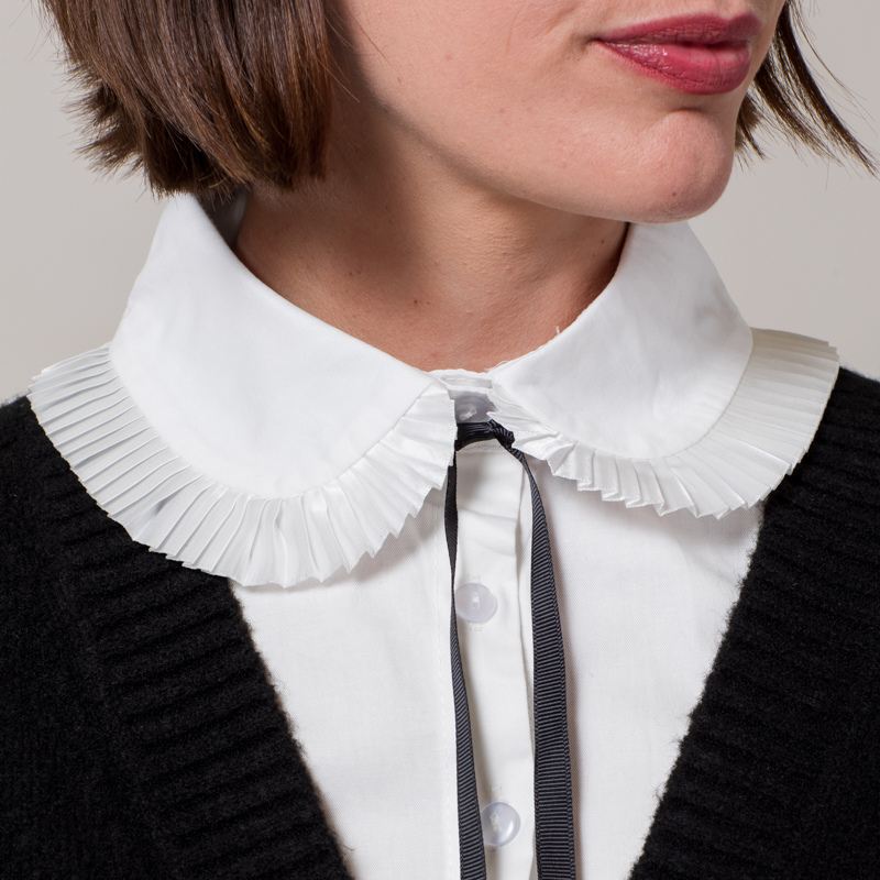 VALENTINA WHITE DICKIE COLLAR WITH BLACK TIE