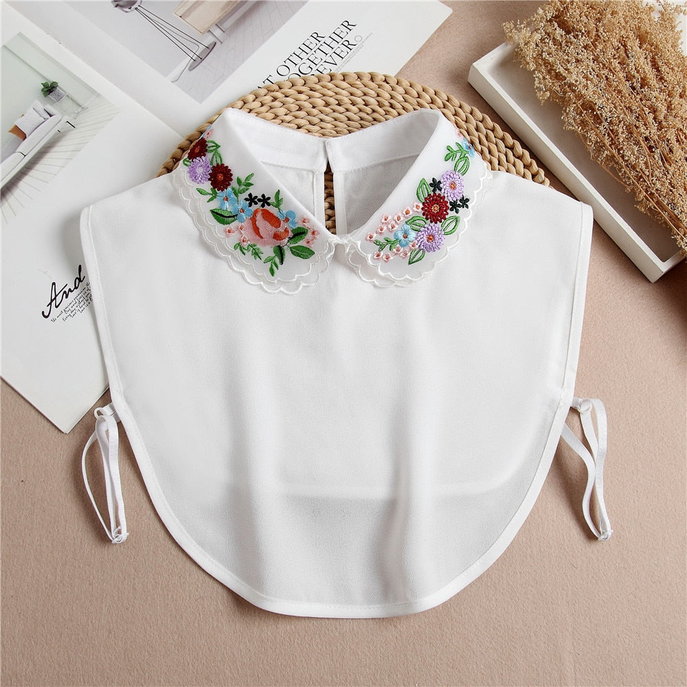 NESSA FLORAL EMBROIDERED FALSE COLLAR